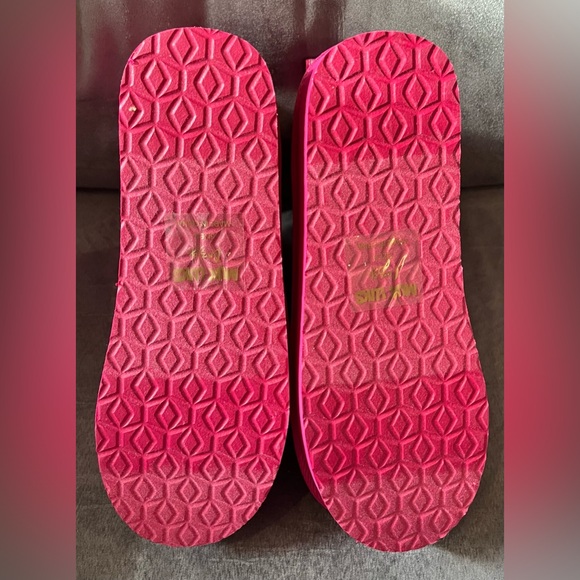 Boots Muk Luks Pink Women’s Sizes 8 & 9 NWT - Picture 6 of 6